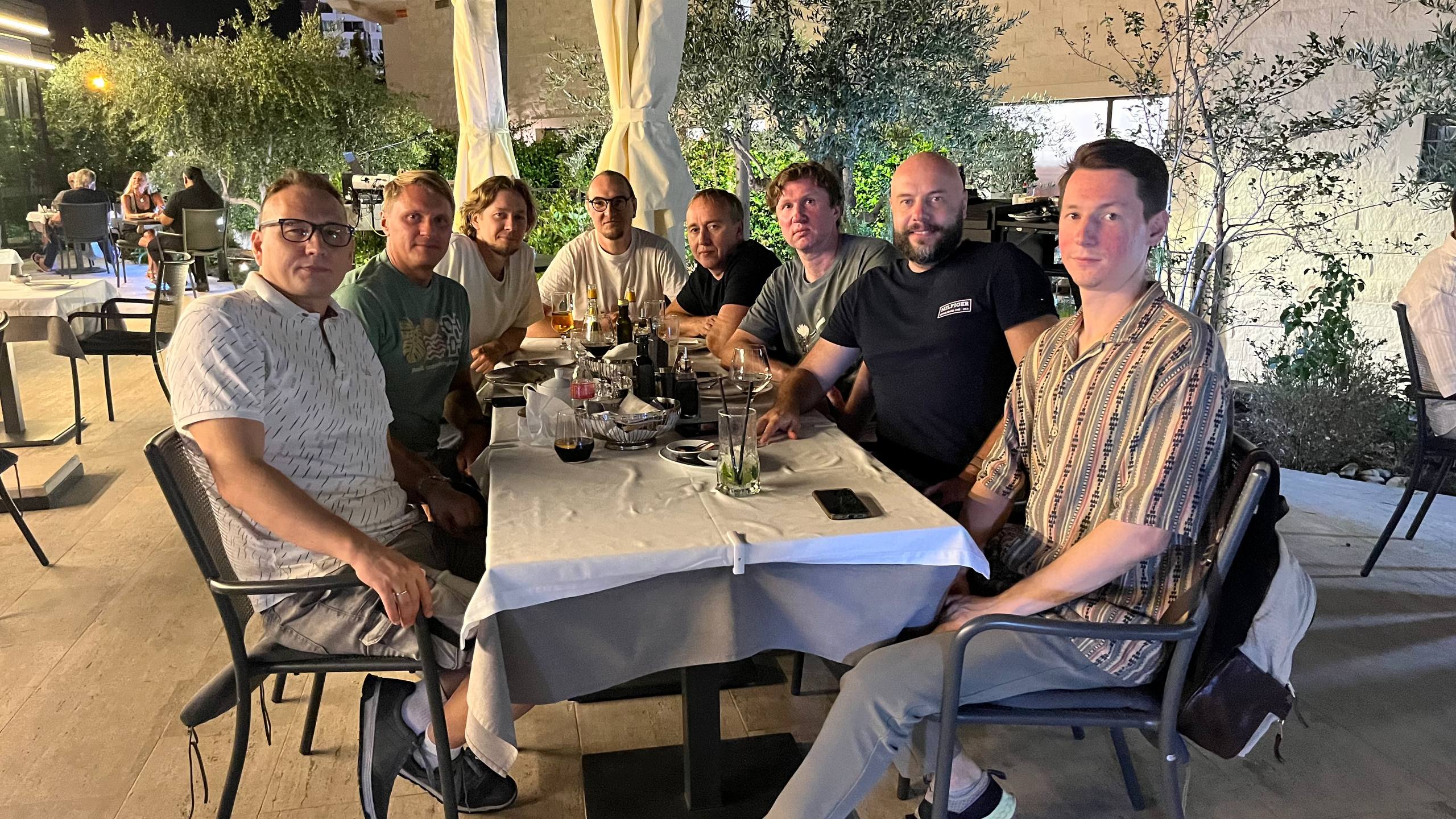 Участники клуба на вечерней встрече