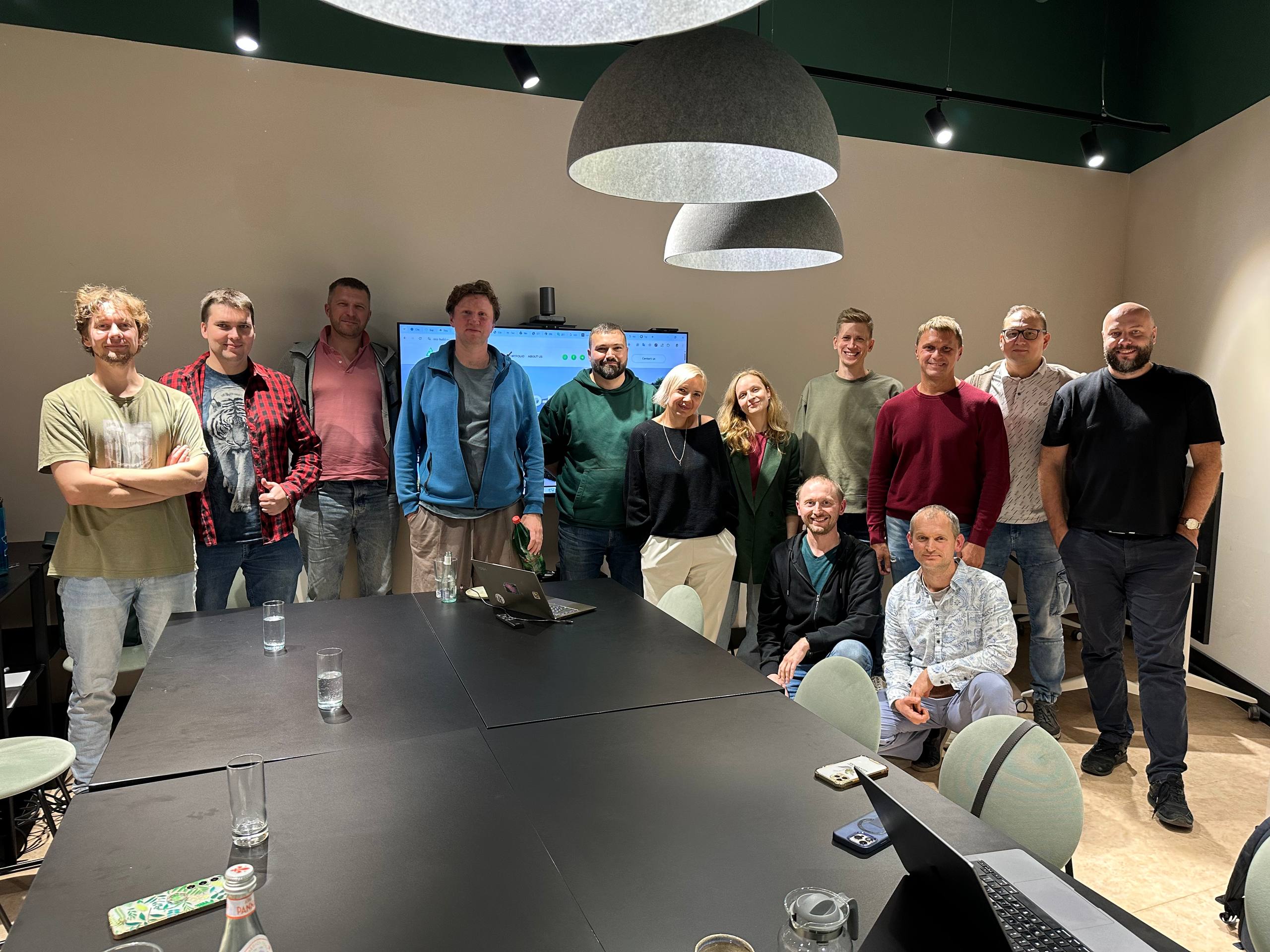 Фото участников сообщества во время встречи